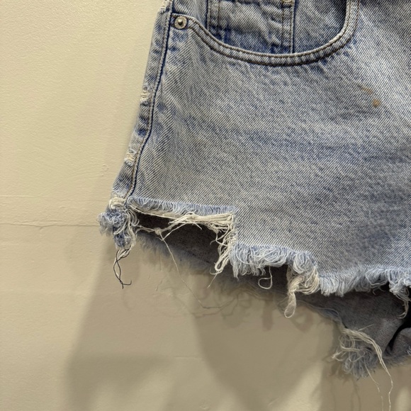 Vintage Guess Distressed Cutoff Denim Shorts Y2K Cotton Button Fly Size 3 Cotton - Picture 4 of 9